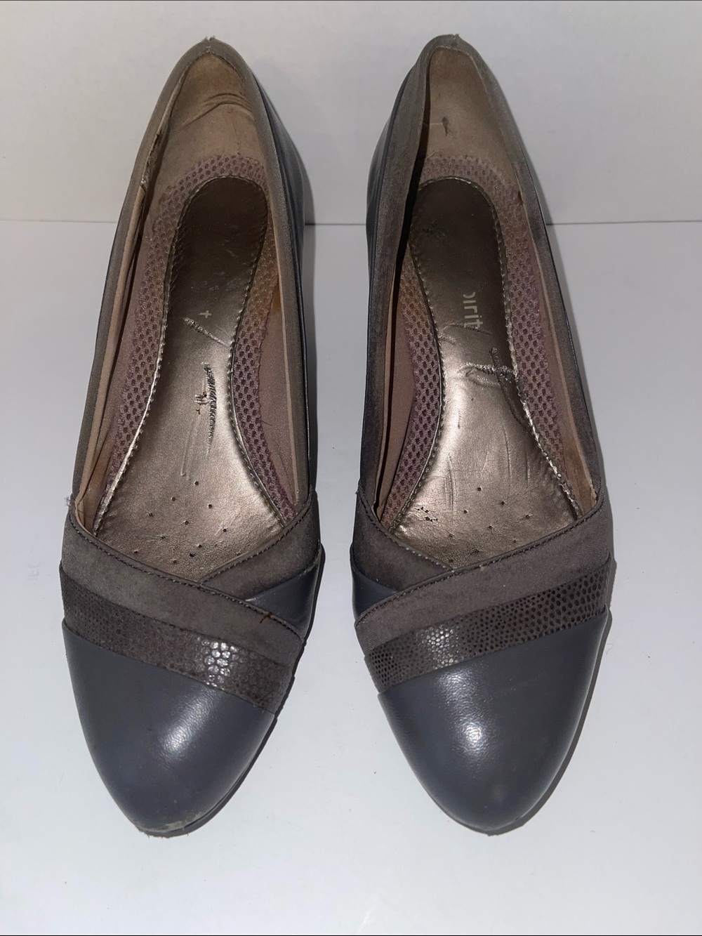 Easy Spirit Women's Gray Pointed-Toe Cushioned Slip-On Heels